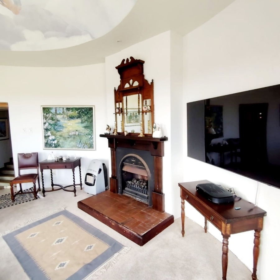 5 Bedroom Property for Sale in Beacon Bay Eastern Cape